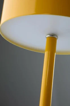 Bordslampor|Jotex ARA Bordslampa LED Portabel Gul