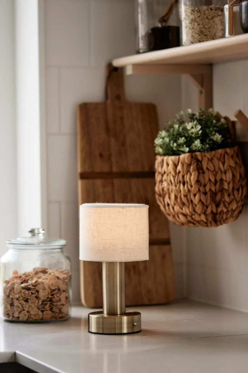 Bordslampor|Jotex Bordslampa Tiara Laddbar Brass
