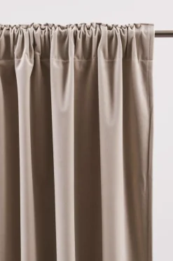Sammetsgardiner|Multifunktionsgardiner|Jotex ELSIE Mörkläggningsgardin - 1 Längd Beige