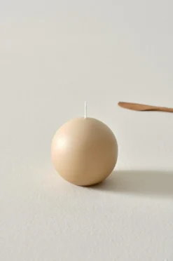 Ljus|Juldekoration|Jotex HILTON MATT Kulljus ø 10 Cm Ljusbeige