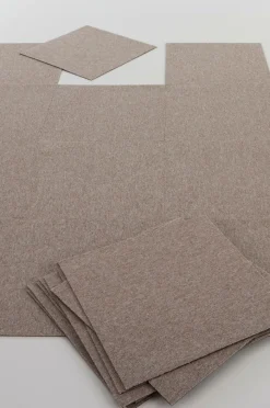 Trappstegsmattor|Dörrmattor|Jotex SIERRA TILE Textilplatta Heltäckningsmatta 20-pack Beige