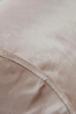 Prydnadskuddar & Fodral|Julkuddar & Julplädar|Jotex SIMONE Cylinderkudde Rosa nougat