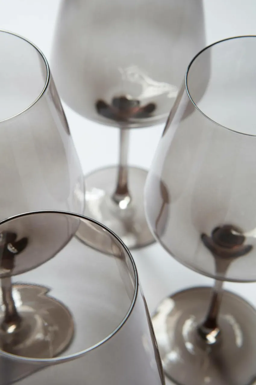 Glas|Jotex VANNA Rödvinsglas 4-pack Mörkgrå
