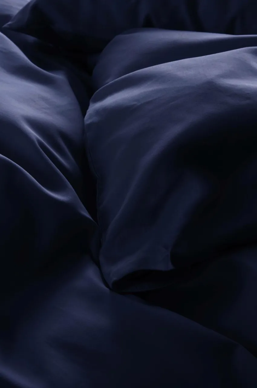 Påslakanset|Jotex ZACK SATIN Påslakanset Enkelsäng - Ekologisk Mörkblå