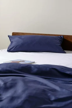 Örngott|Jotex ZACK SATIN örngott 90x50 Cm - Ekologisk Mörkblå