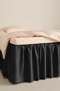 Sängkappor|Jotex ZACK Volangsängkappa 60 Cm - Ekologisk Gråsvart